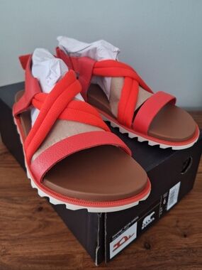 Brand New Sorel Roaming Decon Sandal, Red, Size 6, BNIB